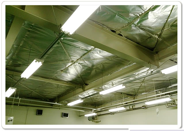 Ｆ製薬様製品倉庫の折半屋根裏遮熱施工